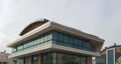 Ofis Ark Özgün Tur cephesi — fotoğraf 2